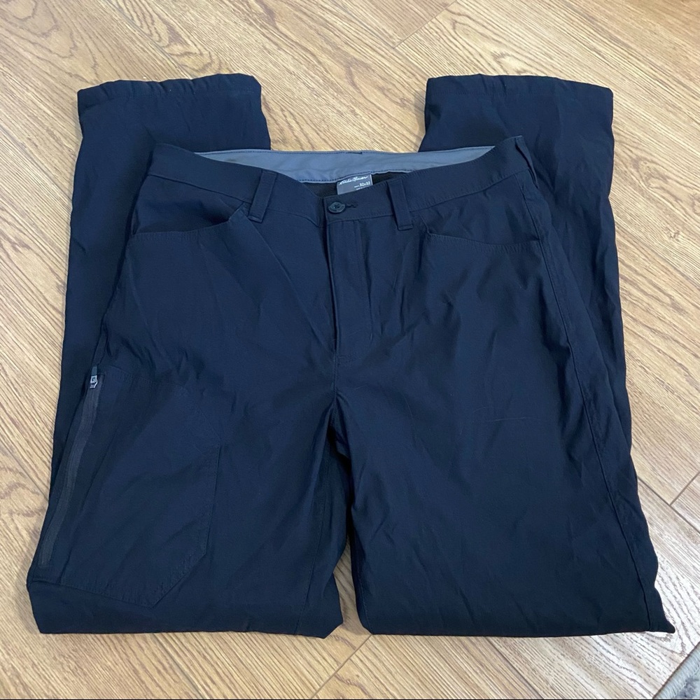 EDDIE BAUER Black Straight Leg Pants with Inside Fleece Lining Mens Size 32 x 32